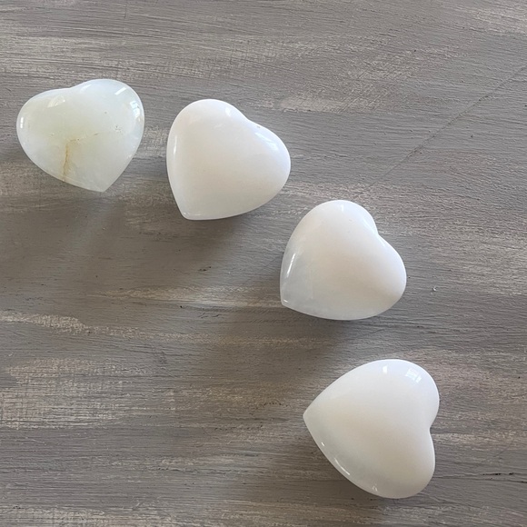 White jade heart - Picture 3 of 5